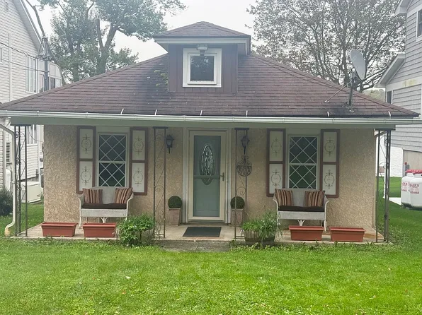 148 Sunset Ave, Greenfield Township, PA 18407
