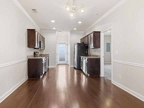 5th image of 1040 Charlie Daniels Pkwy APT 156