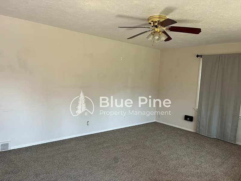 4 bed, 2.0 bath, 1516 sqft, $1,700 — Photo 4