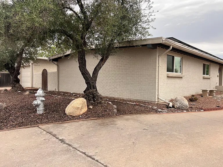 6042 E Eastland St — Photo 23