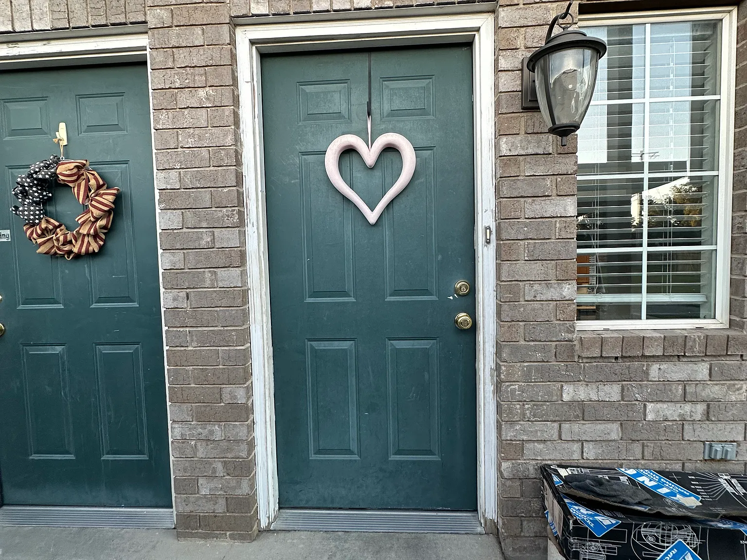 3 bed, 1.5 bath, 1425 sqft, $1,595 — Photo 1