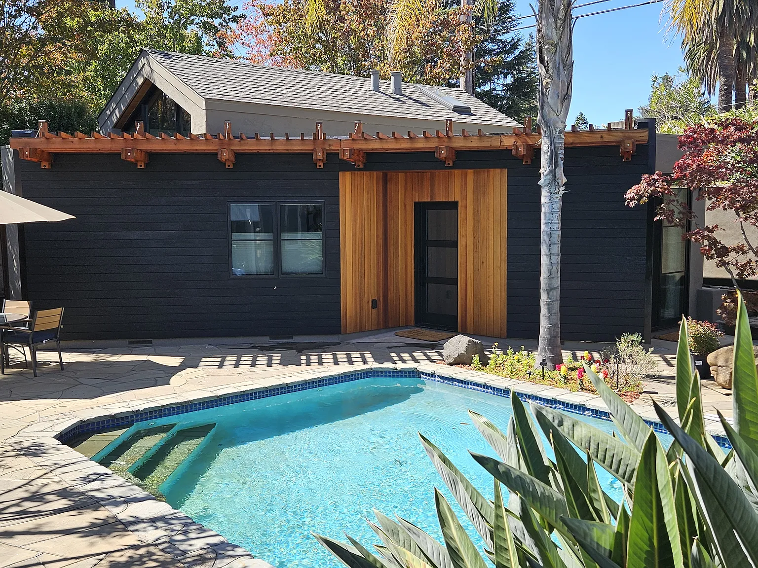 505 Clark Ct — Photo 1