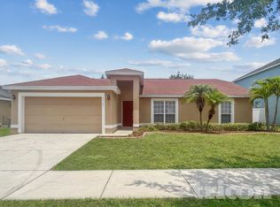 10752 Carloway Hills Dr, Wimauma, FL 33598