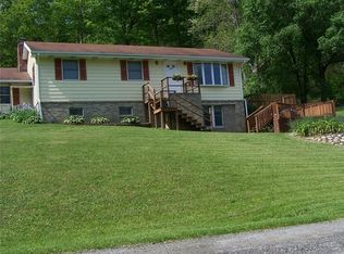 118 Snowy Hill Dr, Bolivar, PA 15923
