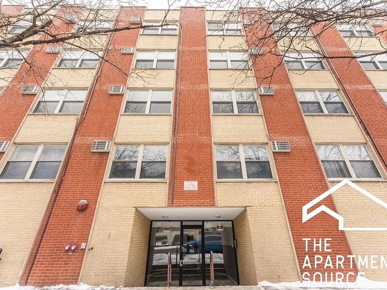 6830 N Sheridan Rd #268 — Photo 9