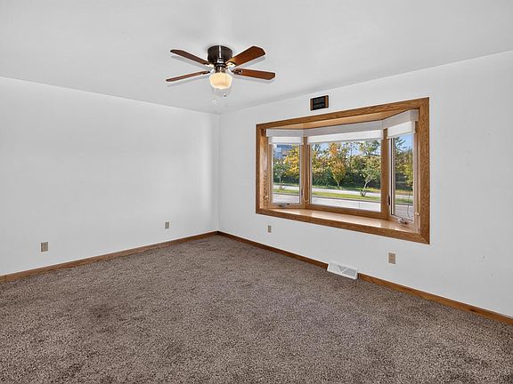 3rd image of 2826 S Chase AVENUE