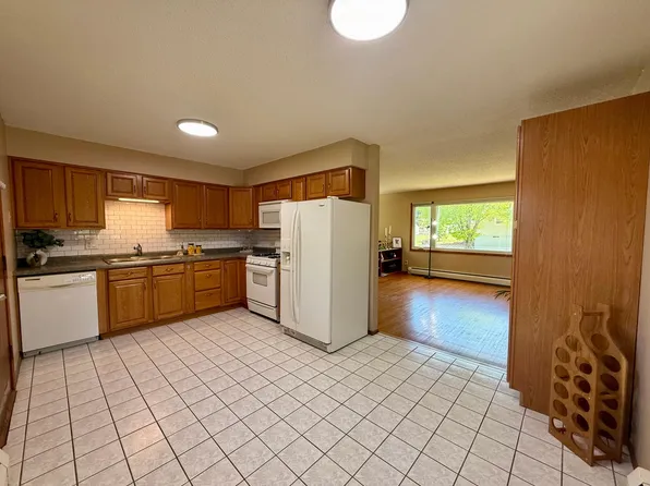 1621 40th St NW, Rochester, MN 55901