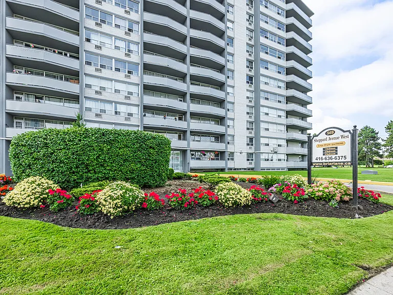 569 Sheppard Ave W — Photo 11