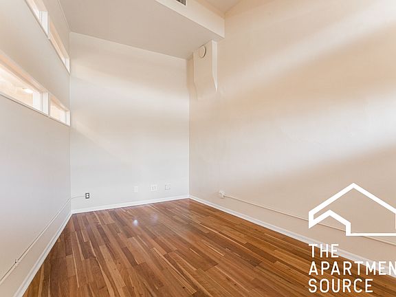 2nd image of 2124 W Grand Ave #D