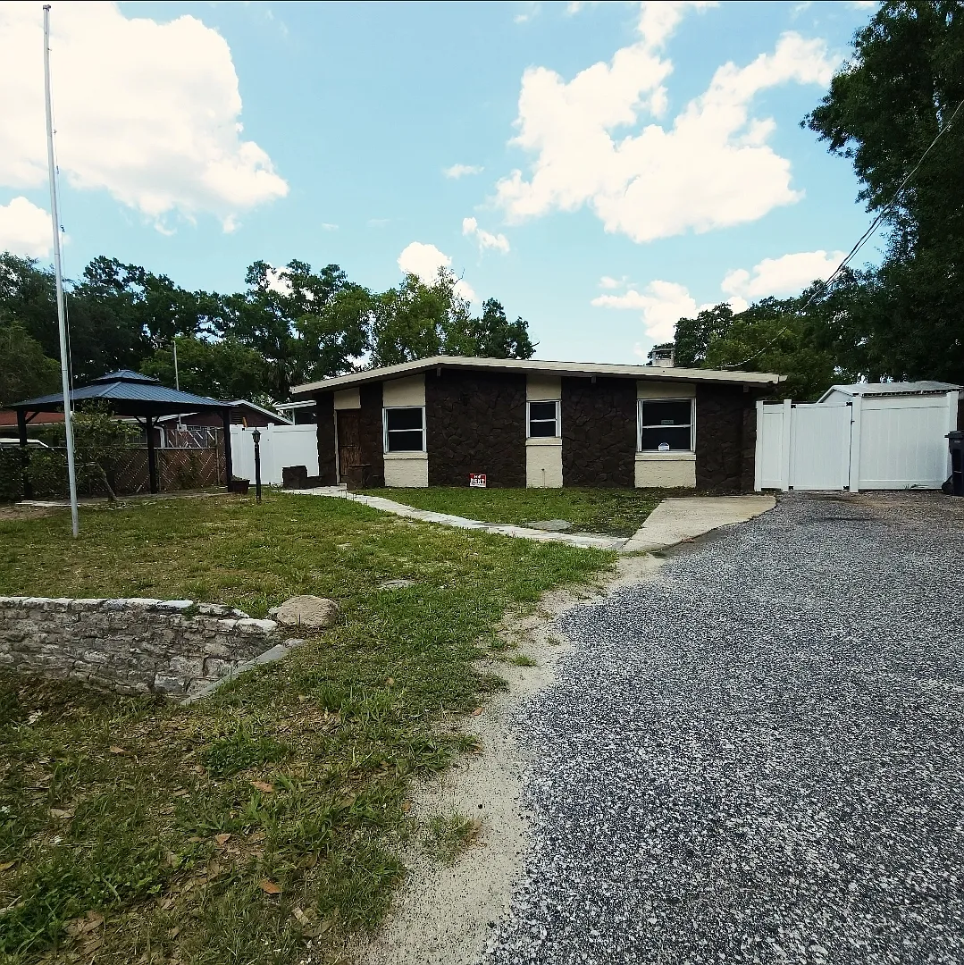 1 bed, 1000 sqft, $1,600 — Photo 2