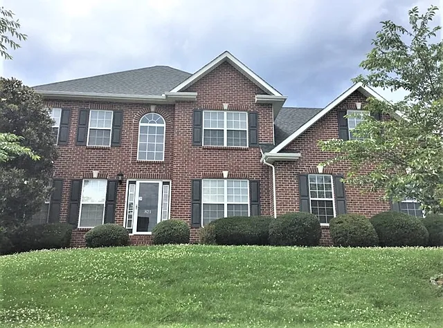 821 Hidden Glen Ln