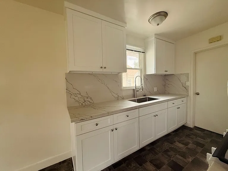 127 S Meridith Ave #A — Photo 4