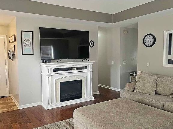 3rd image of 123 Park Ridge Rd