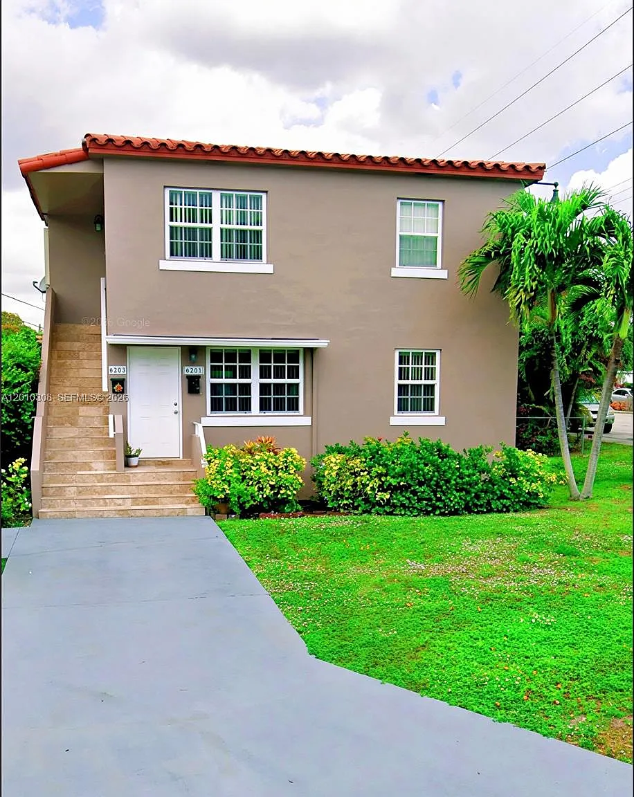 Gables View — Photo 1