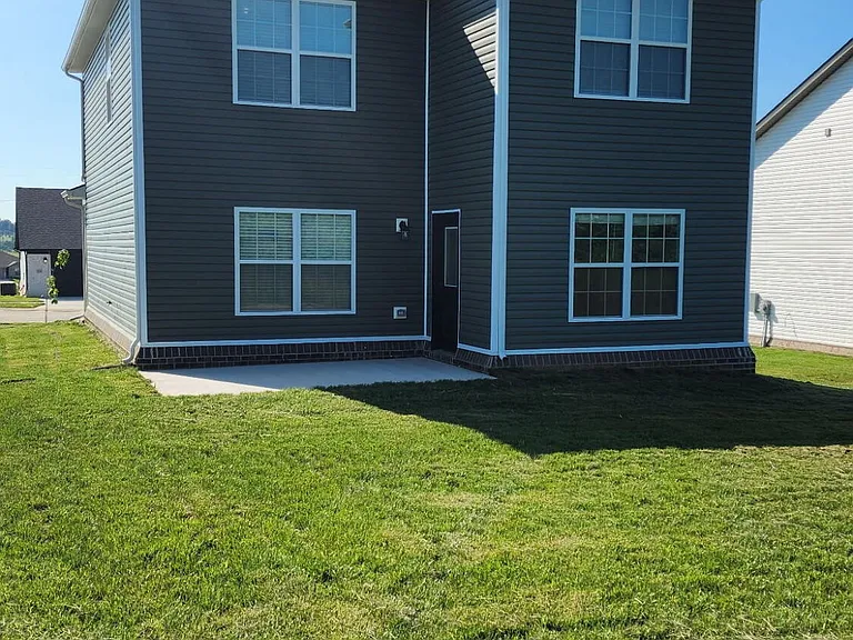 929 Olympic Ct — Photo 35