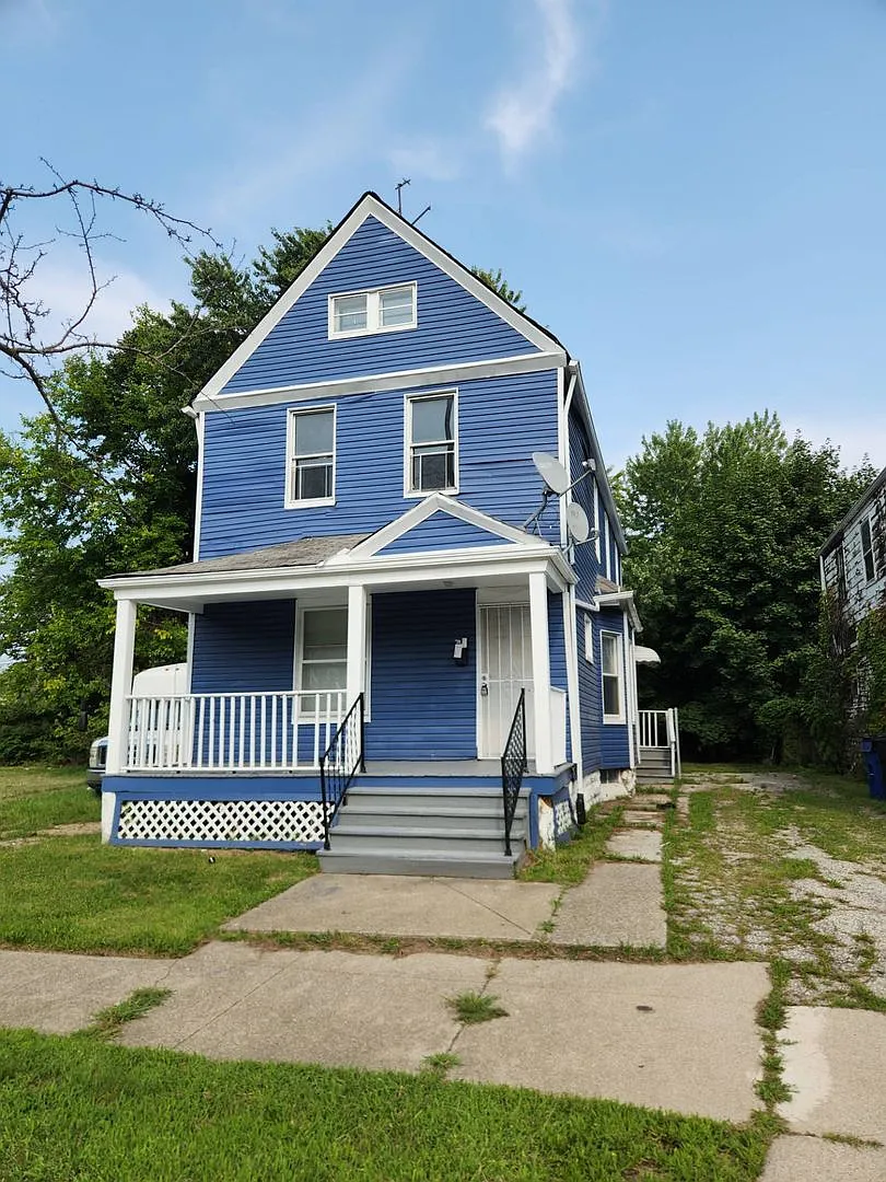 3-Beds Single Family House in Prime Location — Photo 1