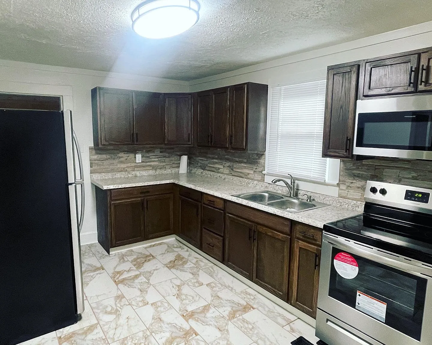 4 bed, 1440 sqft, $1,145 — Photo 4