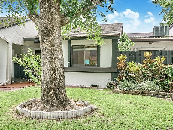 5th image of 366 Fairway Cir