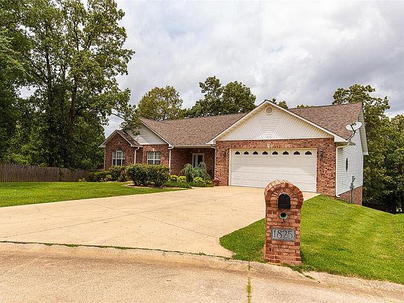 4th image of 1825 Renee Ln