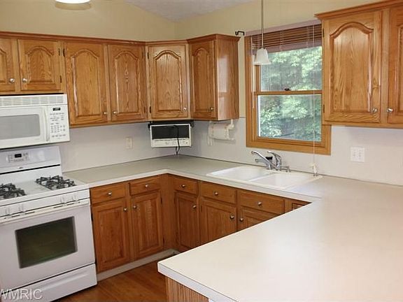 2nd image of 7627 Cidermill Dr SE