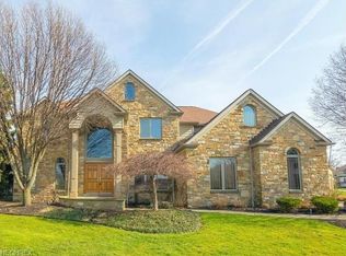371 Sutherland Dr, HIGHLAND HEIGHTS, OH 44143