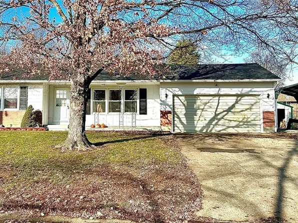 10 W 15th St, Carrollton, MO 64633