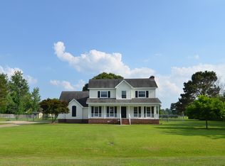 100 Essex Dr, Winterville, NC 28590