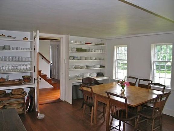 5th image of 15 Crowell Ln #1