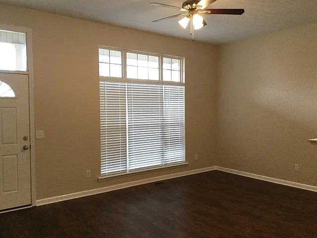 121 Luna Ln — Photo 7
