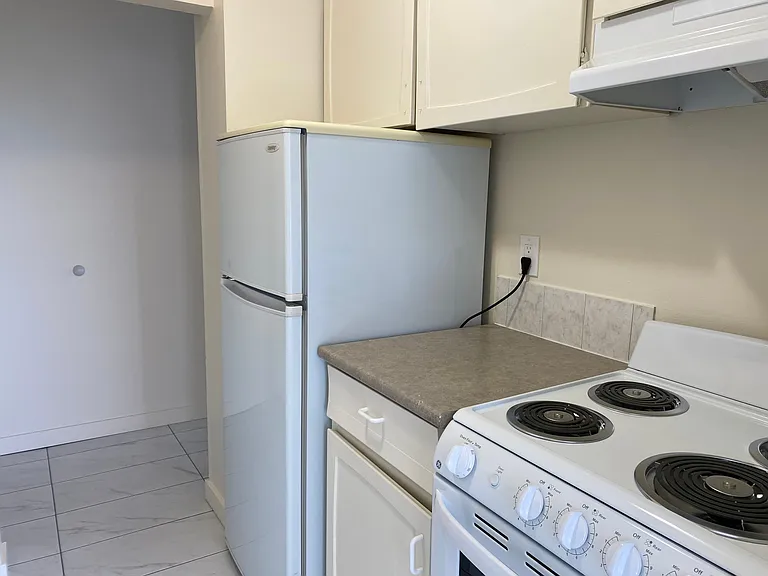 1250 Bute St — Photo 14