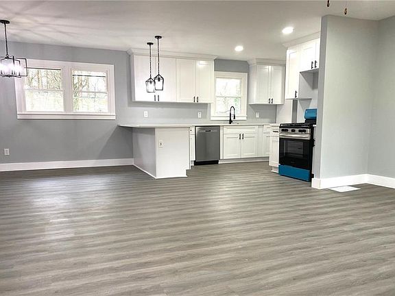 4th image of 1539 Rockingway Dr SW