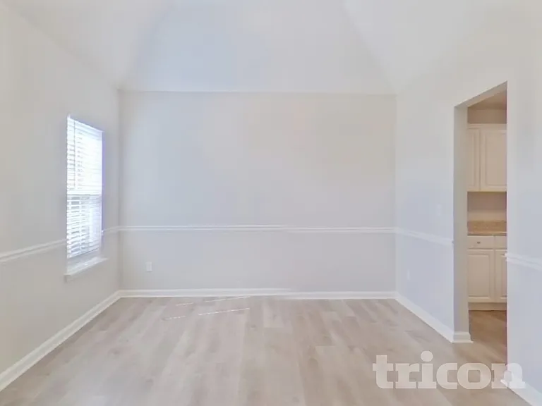 496 Birchwood Dr — Photo 5