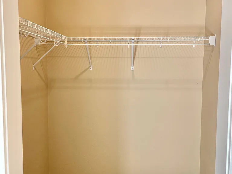 3 bed 2 bath
1235 SQ. FT.
Walk-in Closet