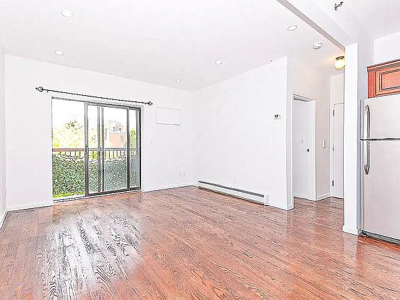 4th image of 113 Stockholm St #3E