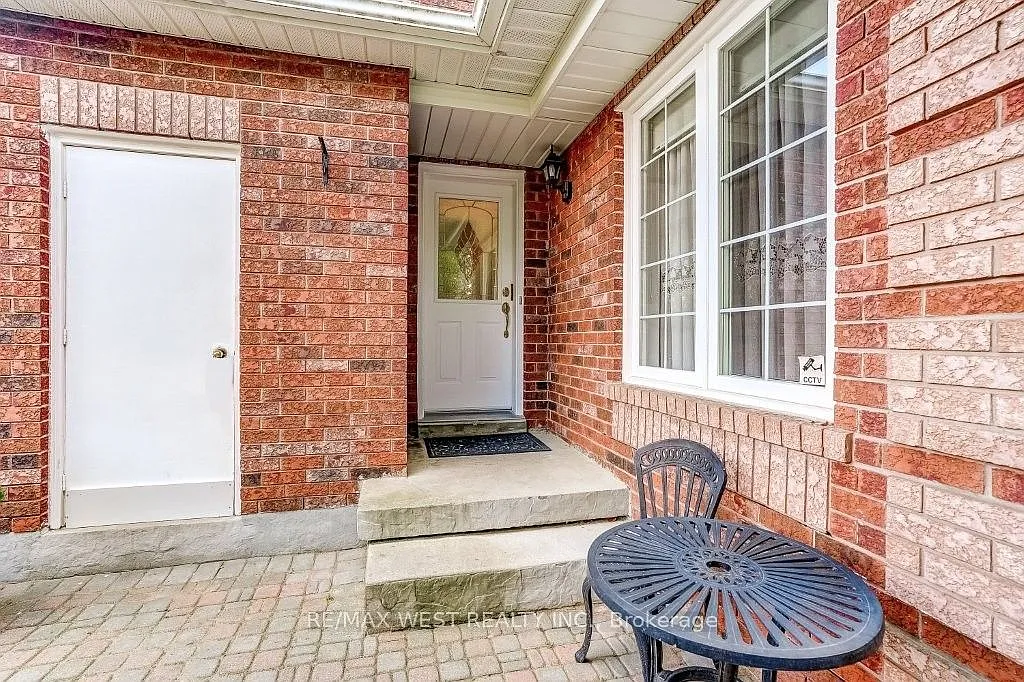 3 bed, $3,300 — Photo 2