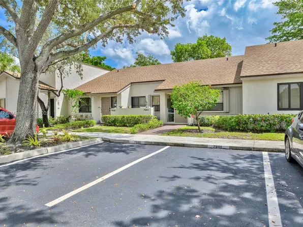 7940 NW 10th St, Plantation, FL 33322