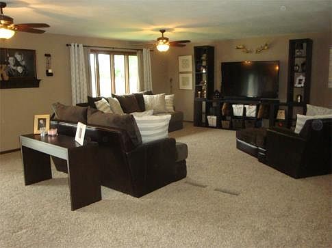 3rd image of 1604 Woodward Cir