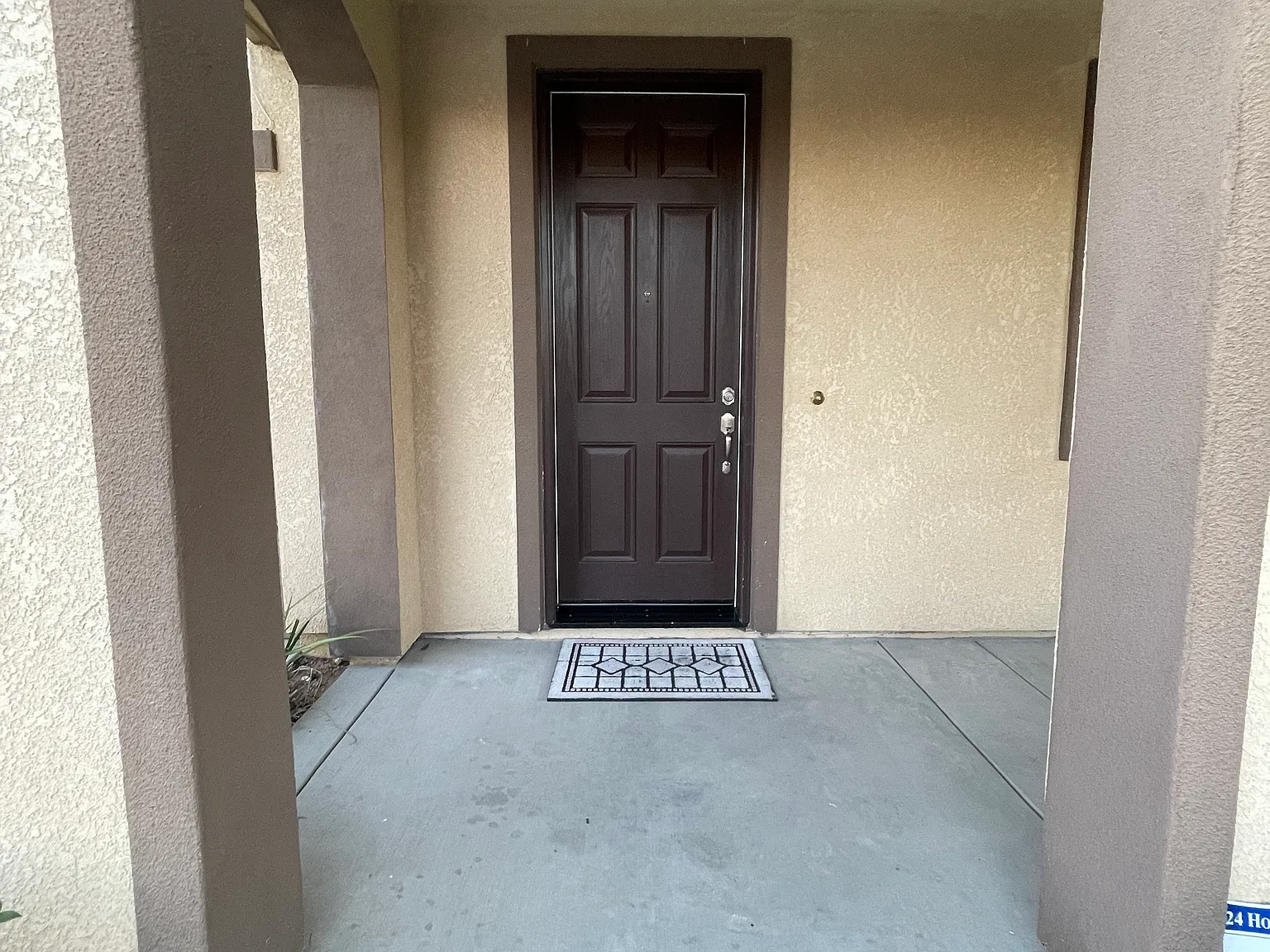4 bed, 2635 sqft, $3,200 — Photo 3