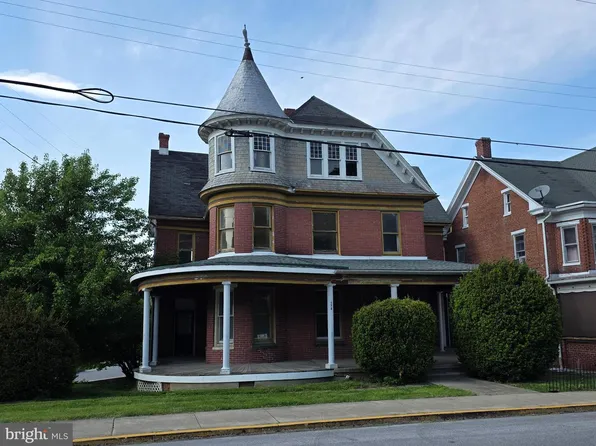 178 W Main St, Windsor, PA 17366