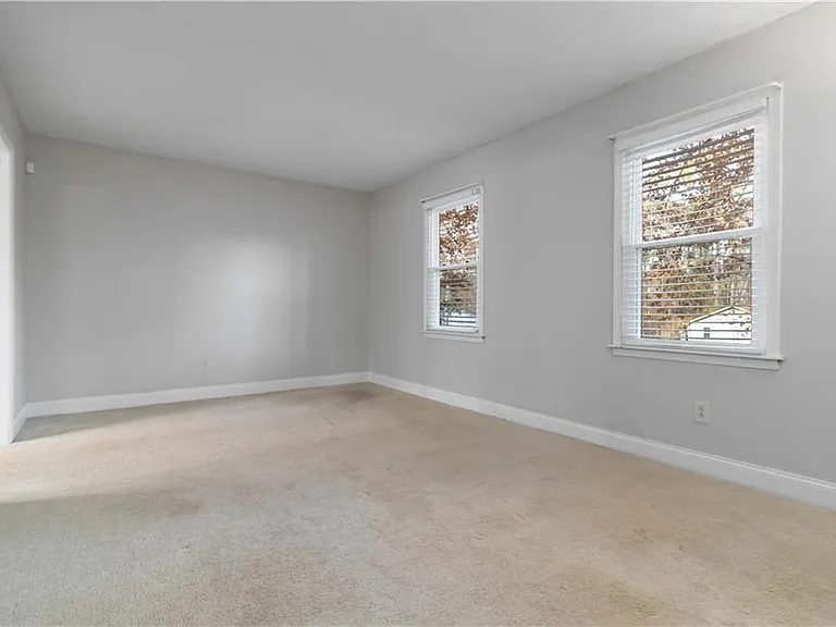 888 Chartley Dr SW — Photo 7