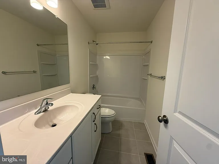 748 Rosler Way — Photo 9
