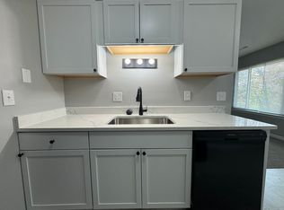 4269 Quarry Rd, Wyandotte, MI 48192
