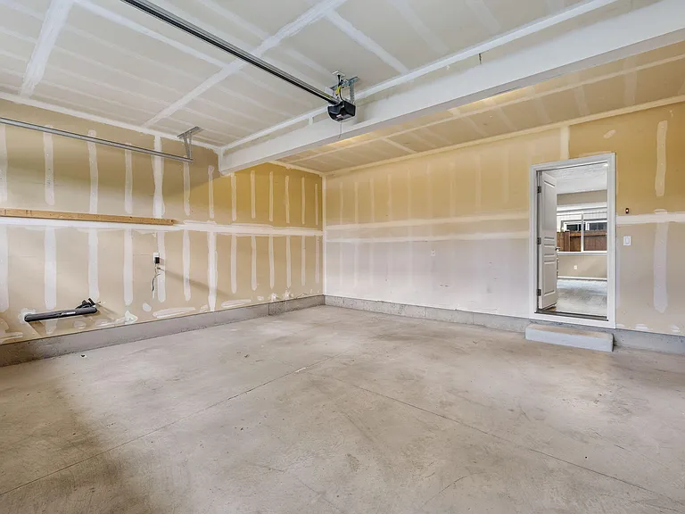21154 Darnel Ave — Photo 29