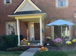 1632 Peninsula Ct, Canton, MI 48187