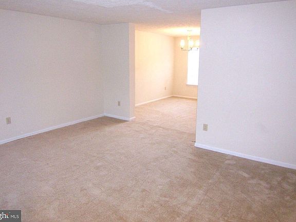 3rd image of 723 Clifton Ter
