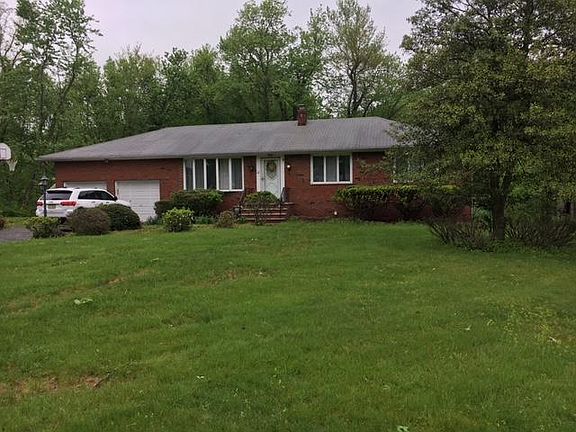 Front House..... Big front yard....