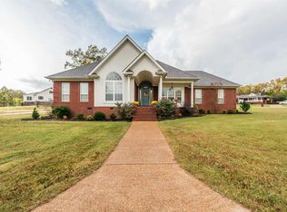 38 Timber Ridge Dr, Lexington, TN 38351