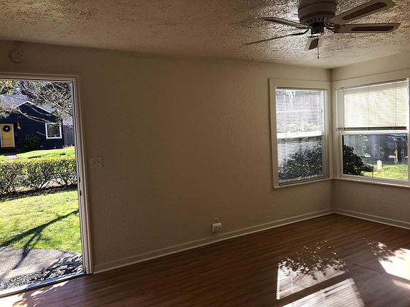 5th image of 3303 Quince St SE