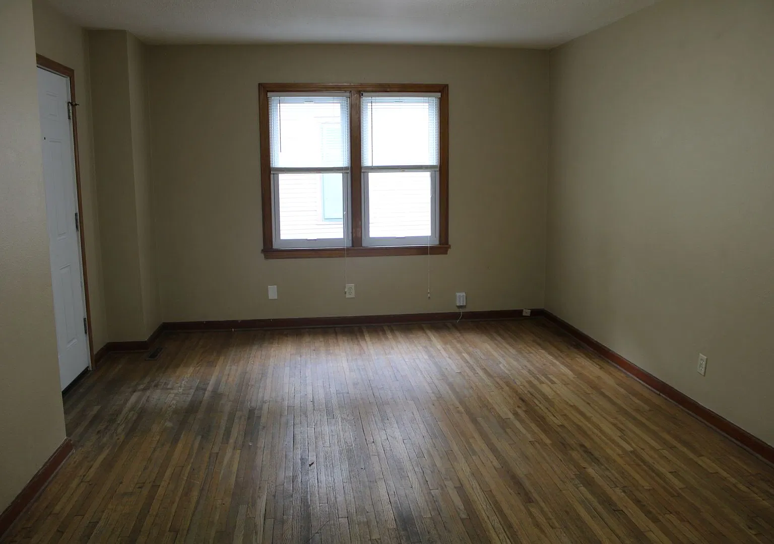 Bluemont 923 — Photo 2