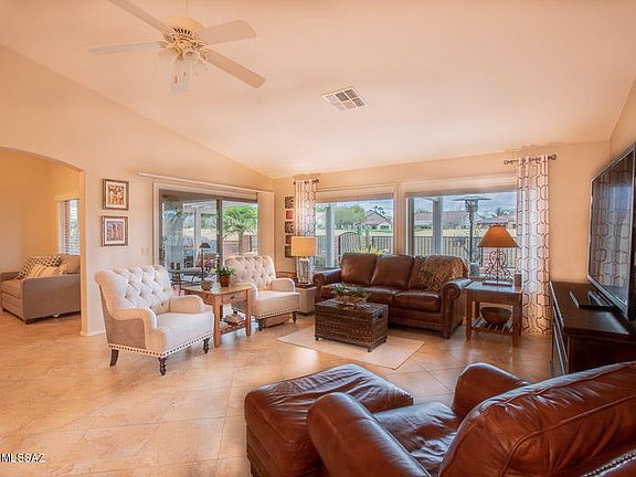 4th image of 2036 E Desert Fox Dr